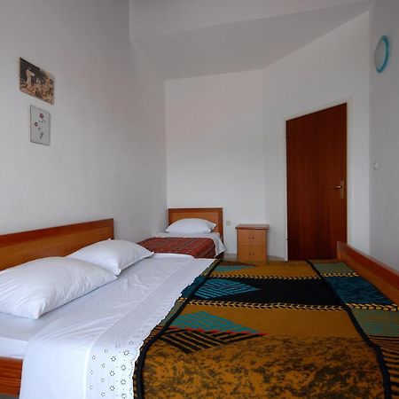 Apartments And Rooms With A Swimming Pool Kali, Ugljan - 14083 部屋 写真