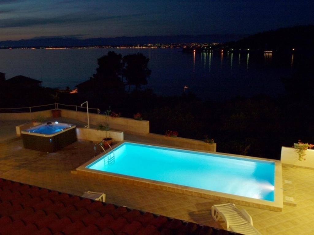 Apartments And Rooms With A Swimming Pool Kali, Ugljan - 14083 エクステリア 写真