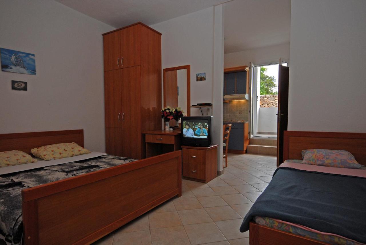 Apartments And Rooms With A Swimming Pool Kali, Ugljan - 14083 エクステリア 写真